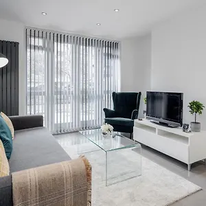 https://3-bedroom-apartment-in-stratford-city.cambridgehotelsuk.com