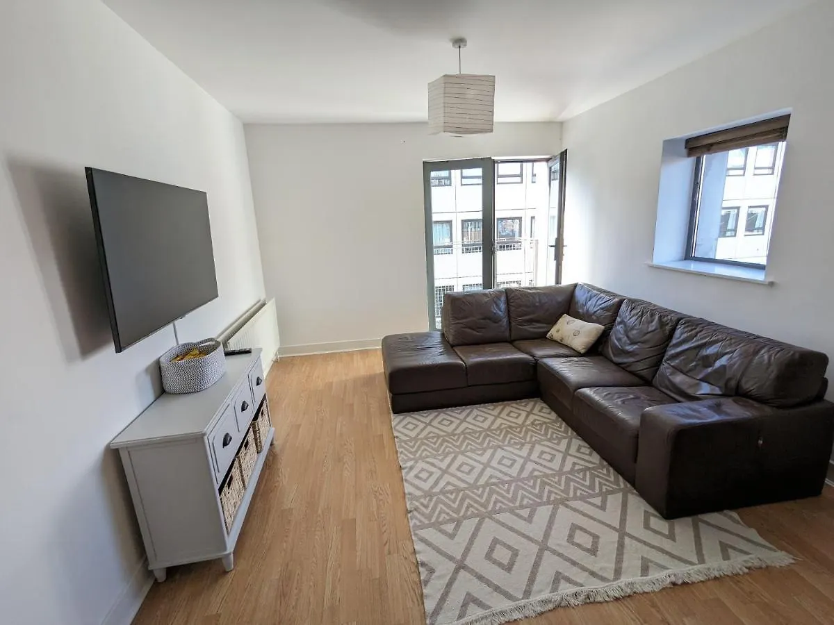 Best Location In Belfast! Free Parking United Kingdom