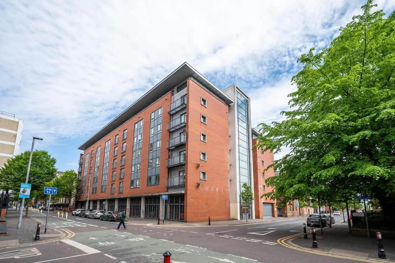 Best Location In Belfast! Free Parking contacts
